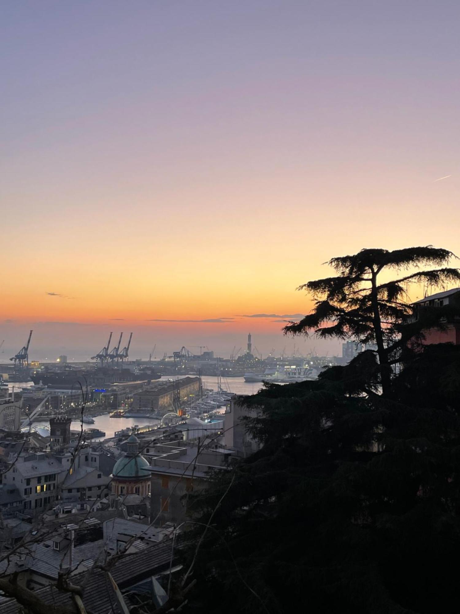Casa San Carlo - Centro - Porto Antico - Universita Apartment *